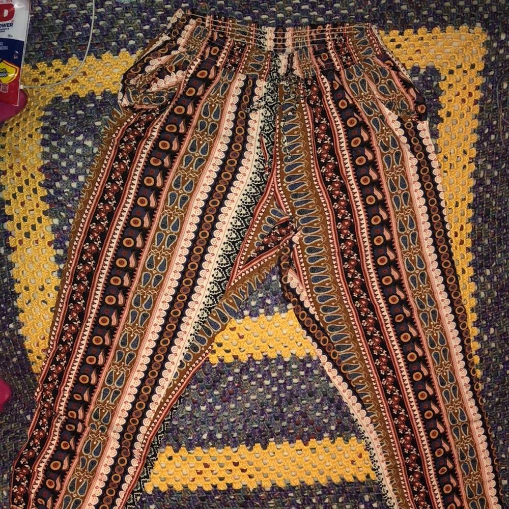 Printed jogger pants.